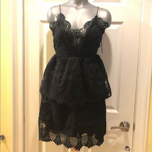 Super cute and sexy Xtaren cocktail dress - NWT 🖤